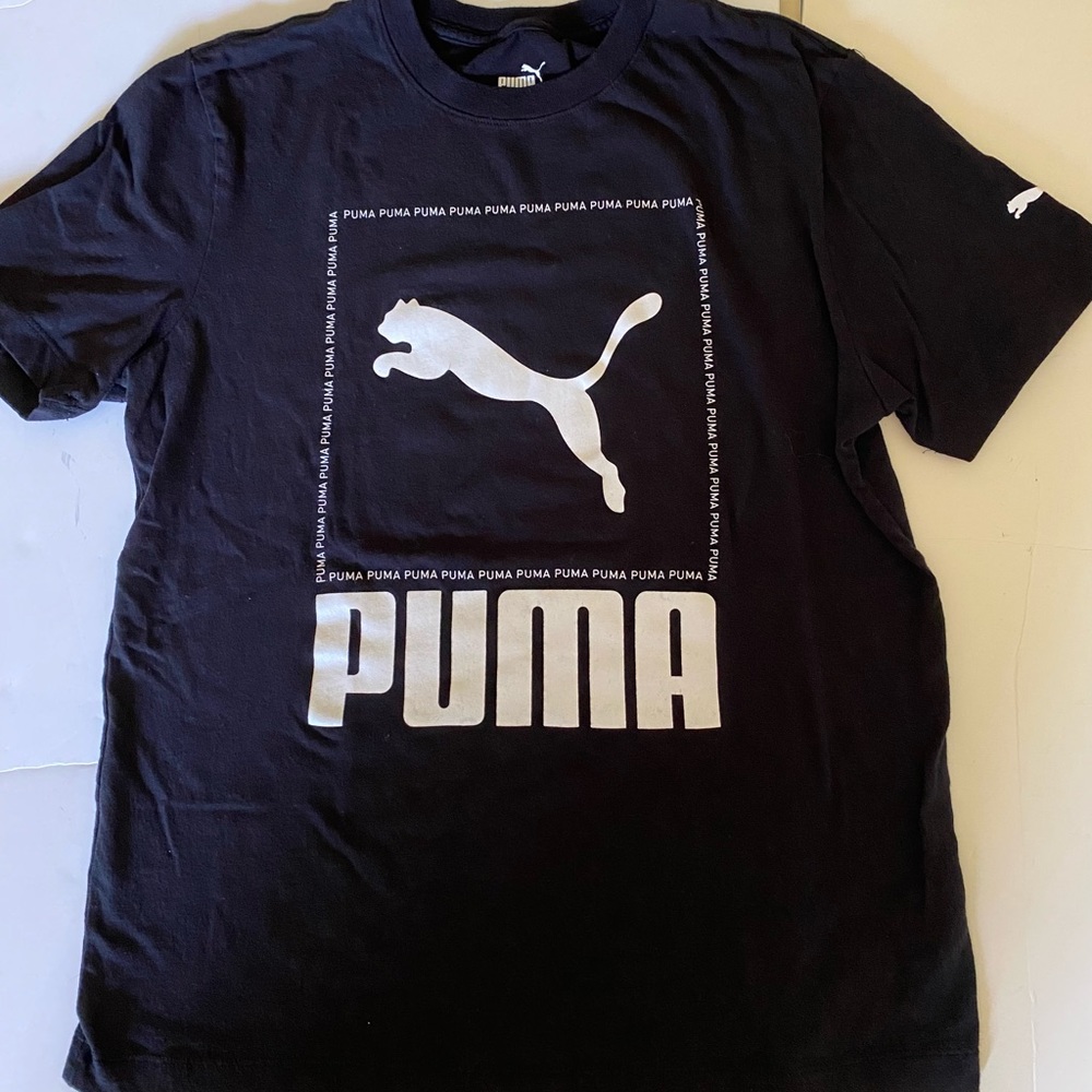 Puma Black Graphic T-shirt size medium